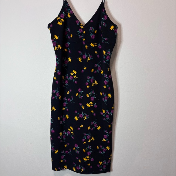 Leith Dresses & Skirts - ✨ Leith Floral Bodycon Dress✨